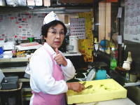 ���q����